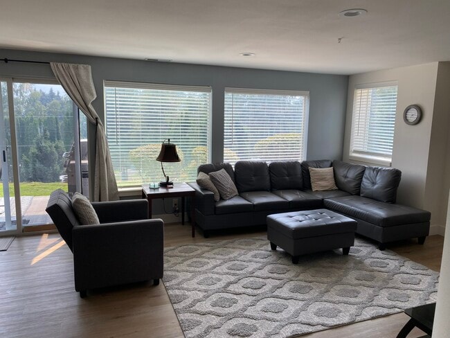 Photo - 808 WA-150