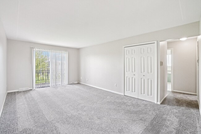 Rivercrest Apartments