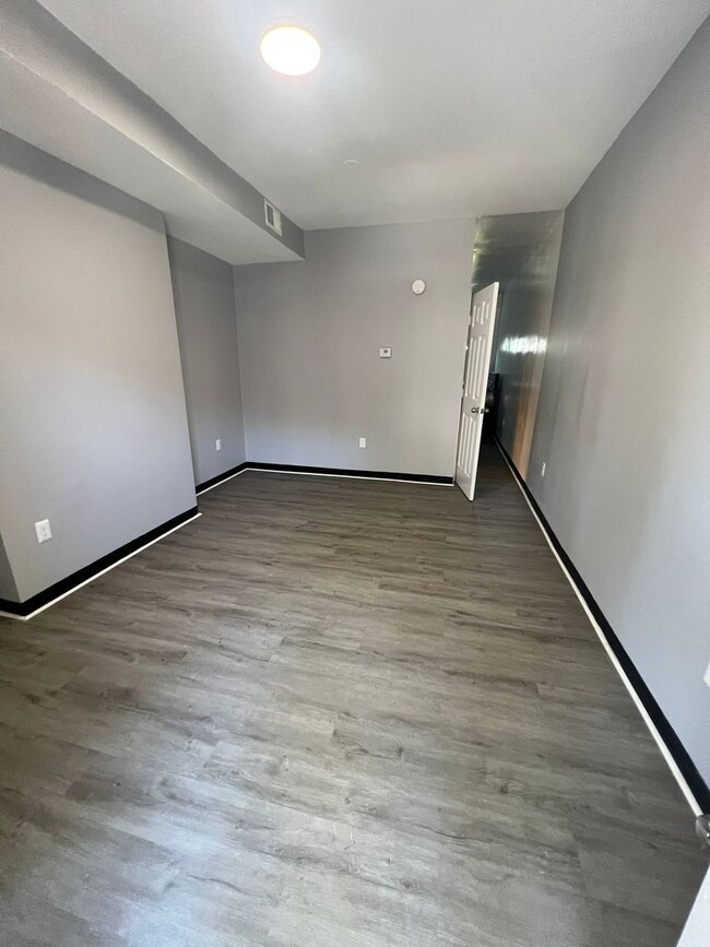 Recently Renovated 2 Bed 1 Bath Ready To M... - Recently Renovated 2 Bed 1 Bath Ready To M... Casa