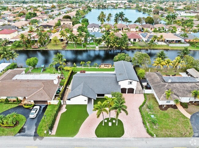 Building Photo - 19510 W Oakmont Dr Rental