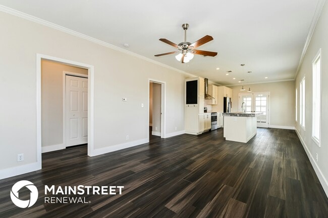 Photo - 3700 9th St W