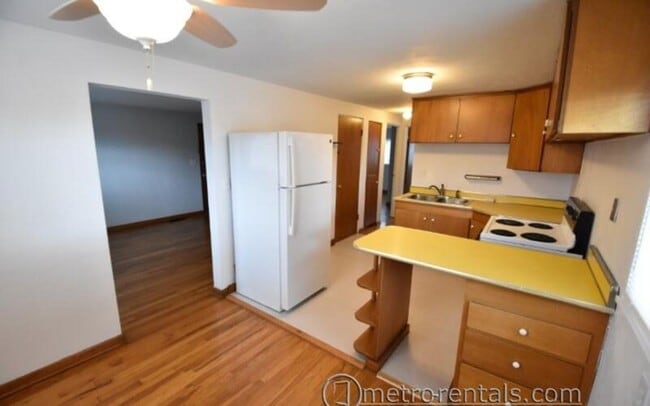 Building Photo - 2686-2688 Hibbert Avenue Unit 2688 Hibbert Avenue