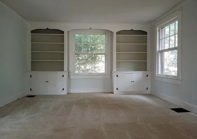 Photo - 221 Old Cedar Rock Rd