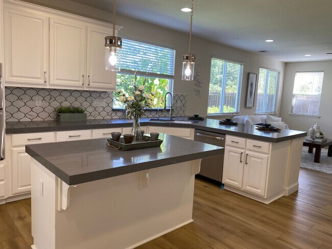 Photo - BEAUTIFUL TWO STORY MERCED HOME FOR RENT!