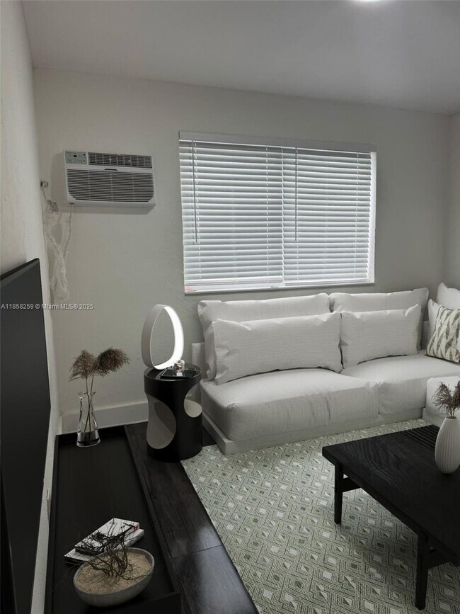 Photo - 212 NW 15th St Unidad 2