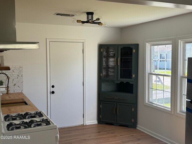 Photo - 216 Longview Dr