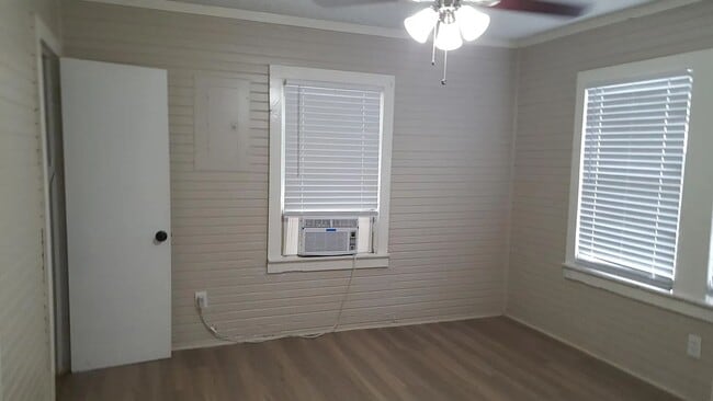 Photo - 3604 N Terry St