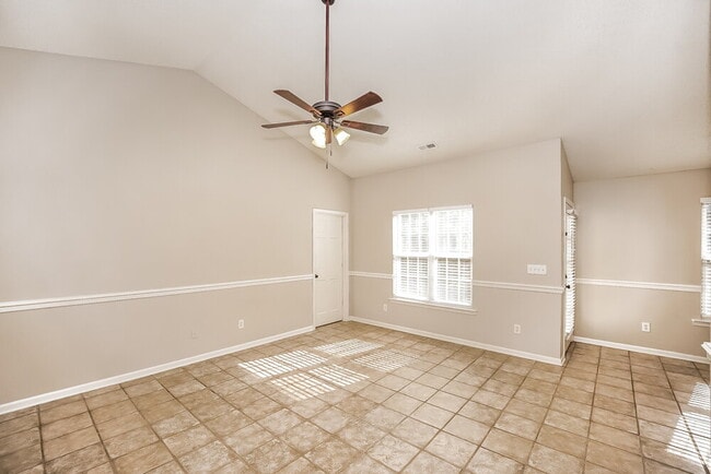 Photo - 1039 Sandy Point Dr SW