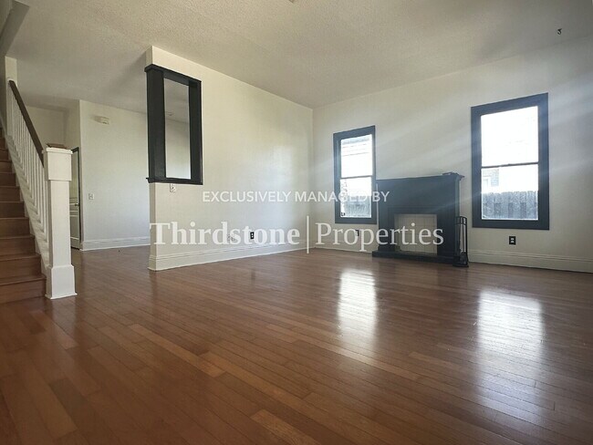 Photo - 1446 Silver St