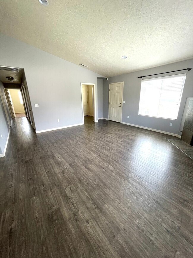 Photo - Beautiful Three Bedroom Two Bath in Kennewick