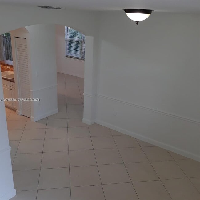 Photo - 1398 NE 33rd Ave