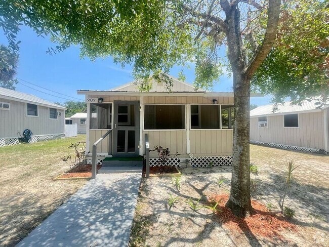 Building Photo - 907 S Washington Ave Rental