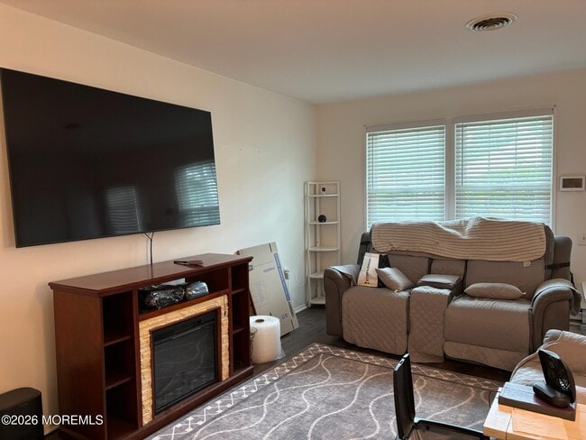 Photo - 20 Easton Dr