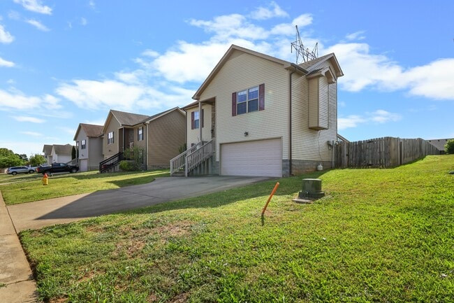 Photo - 2200 Trophy Trce