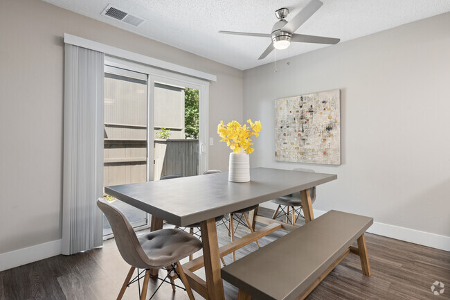 Townhome 2BR, 1.5BA - 1,117SF - Dining Room - The Marq