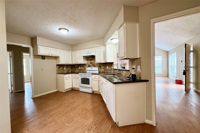 Photo - 3511 Palm Grove Dr