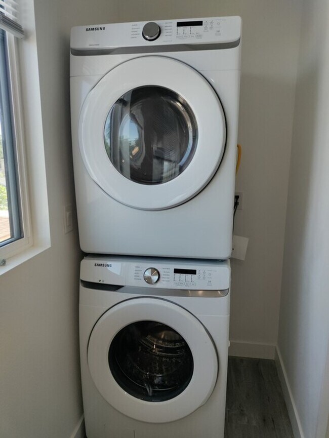 1575 1/2 W 37TH PL - 303