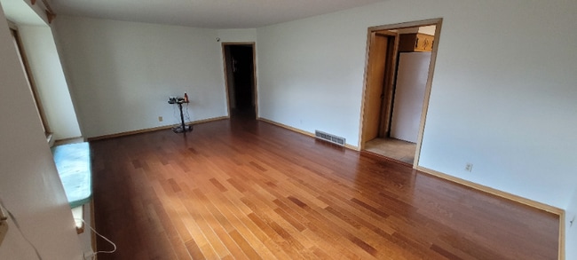 Photo - 7602 Parker St