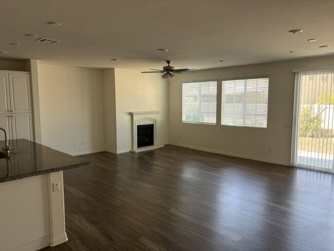 29626 Edgemere Wy