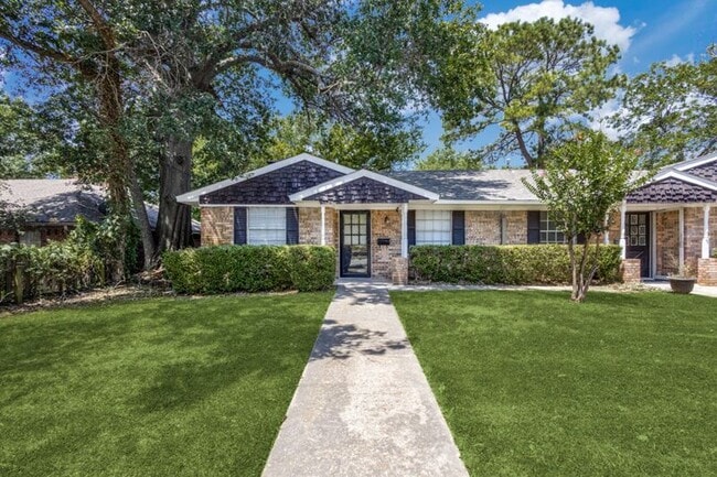 Building Photo - 524 N Woods St