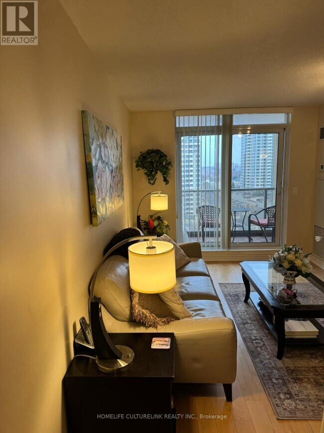 Photo - 18 Kenaston Gardens Unit 305
