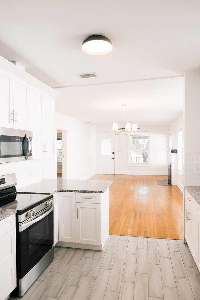 Photo - 902 W Columbus Dr