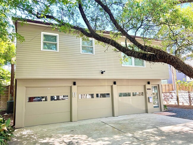 Building Photo - 1419 Branard St Unit 1/2 Rental