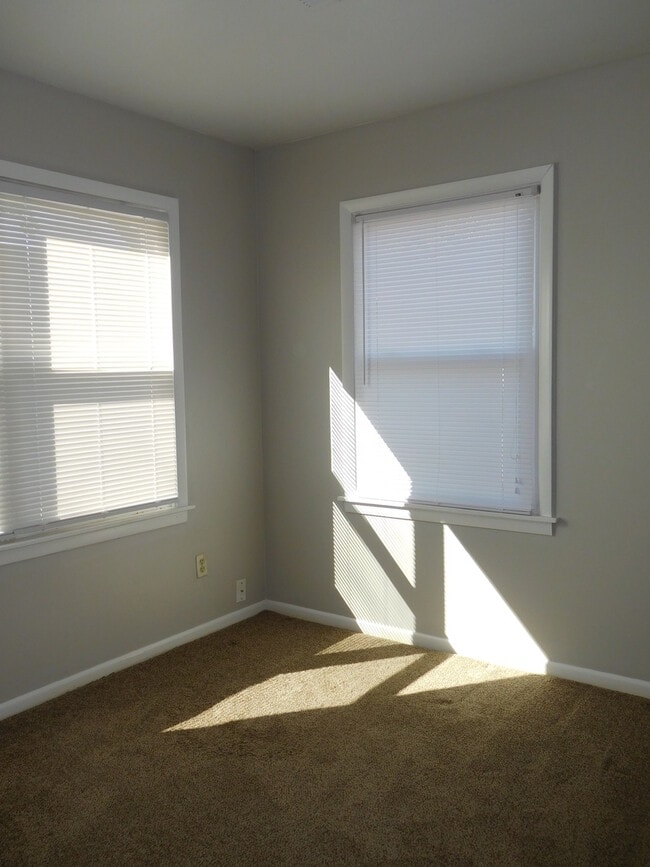 Photo - 3 Bedroom Near 21st & Yale!