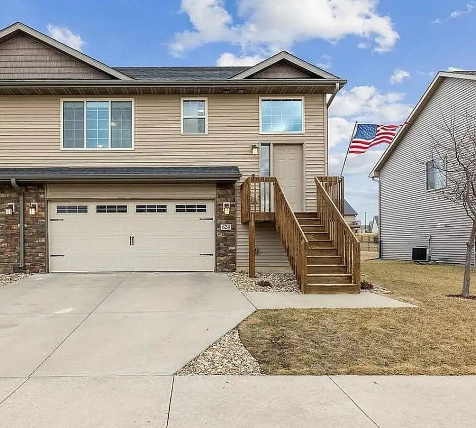 3 Bedroom 3 Bathroom Condo Available NOW i... - 3 Bedroom 3 Bathroom Condo Available NOW i...