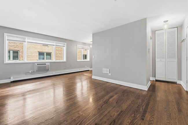 Photo - 426 W Barry Ave Unit 407