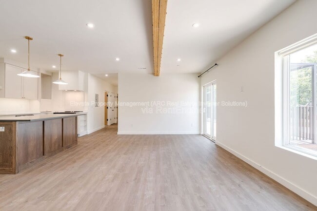 Photo - 844 NW 43rd St Unit 202