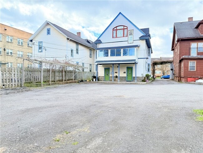 948 Monroe Ave