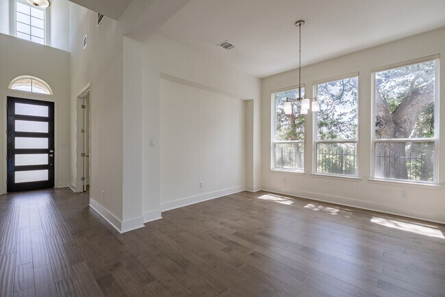 Photo - 212 Eiglehart Rd