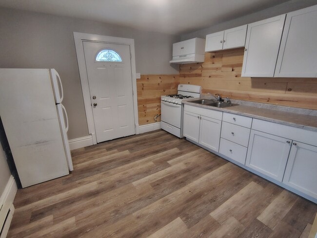 Building Photo - 1116 Blackhawk Blvd Unit 4