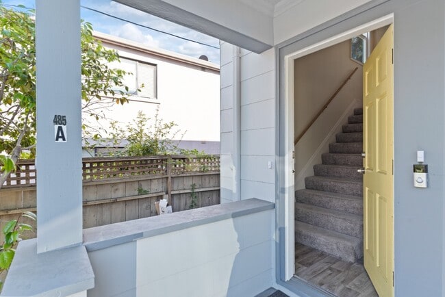Photo - 485 36th St Unit Sunny spacious top
