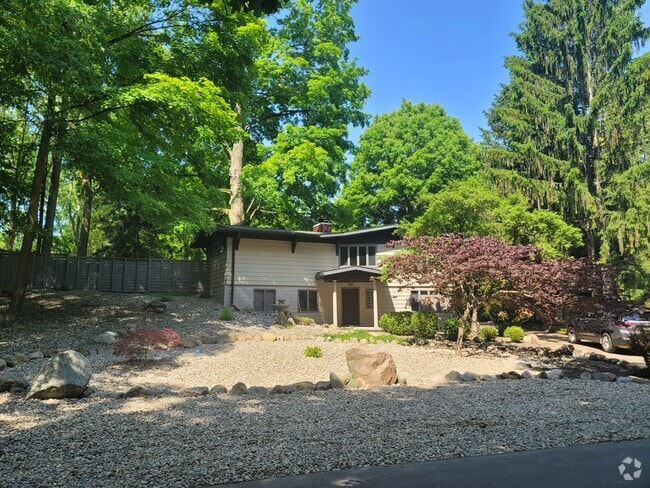 Building Photo - 4473 Maumee Dr Rental