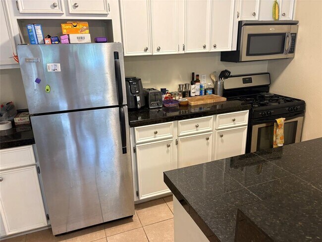 304 E 33rd St Unidad 9