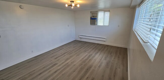 Photo - 615 Grand St E Unidad 1