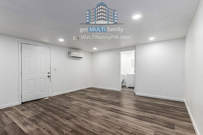 Photo - 123 Main St