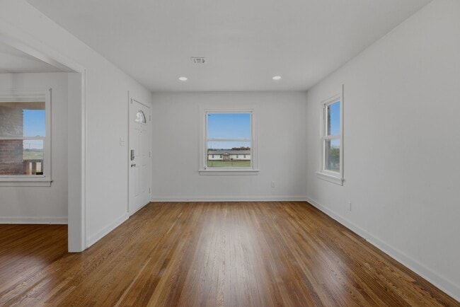 Photo - 2020 NE 30th St