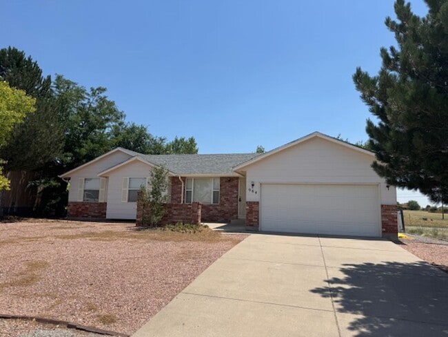 Building Photo - ALL PROSPECTIVE TENANTS MUST SUBMIT A $58 ... Rental