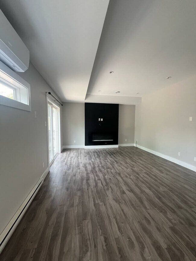 Photo - 162 Wesley St