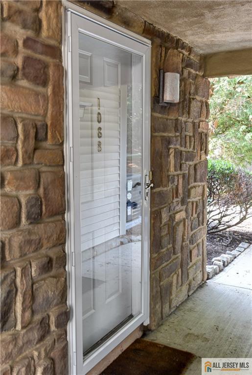 Photo - 1068 Schmidt Ln