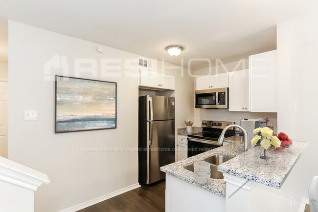 Photo - 907 Fairbanks Cir