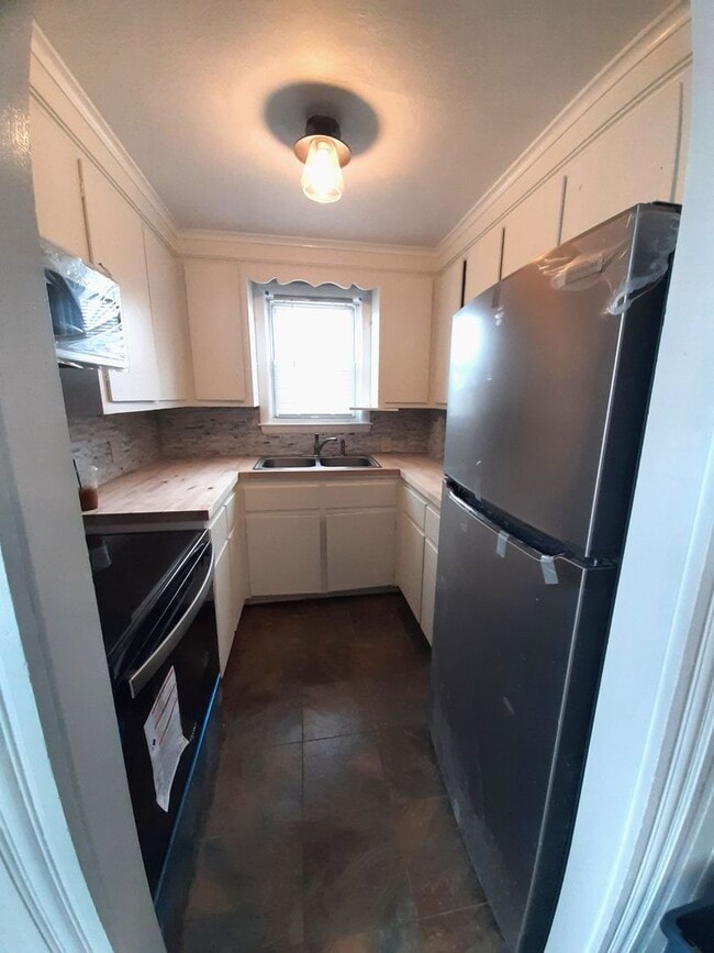 Photo - 7-9 Spring Street Unit 7 Spring 2