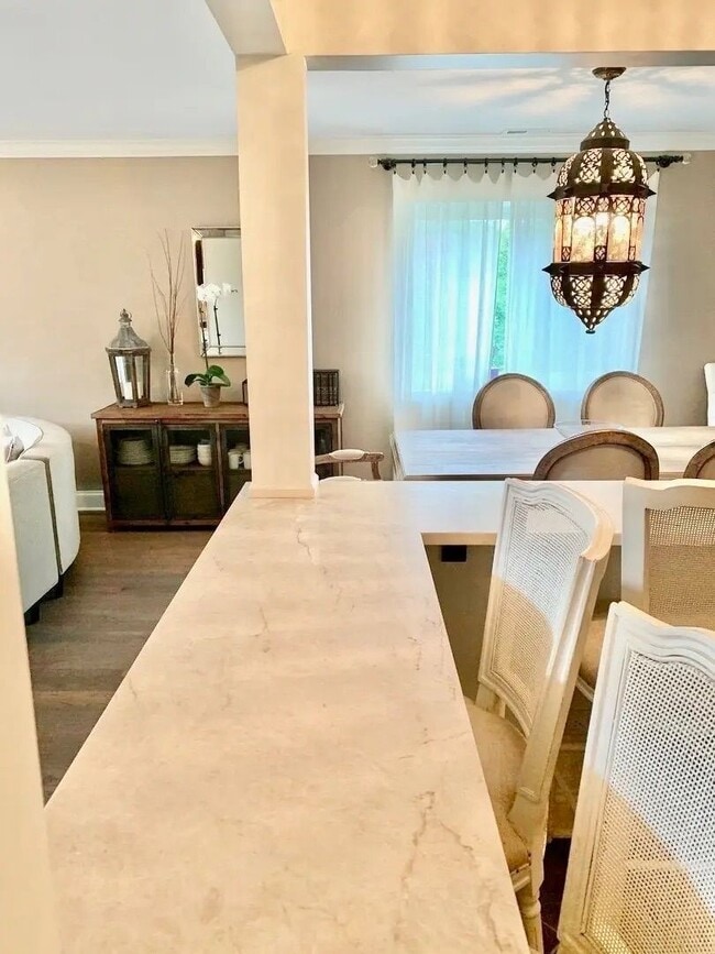 Photo - Beautiful 2-bedroom & 2-Bathroom Condo in Glenview