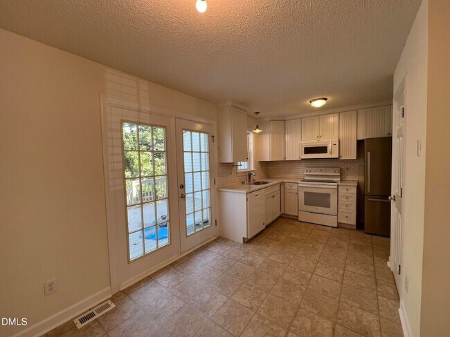 1722 Stroll Cir