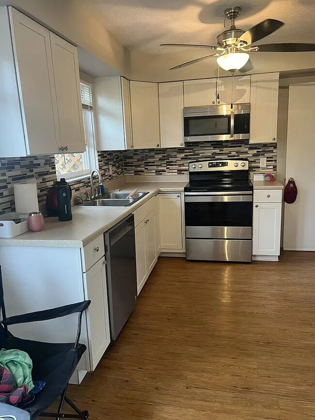 Photo - 1492 Garywood Ave