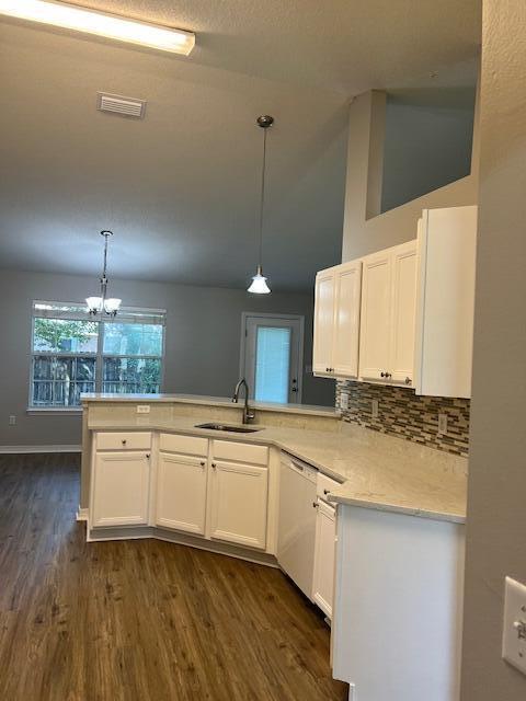 Photo - 15 Beacon Way