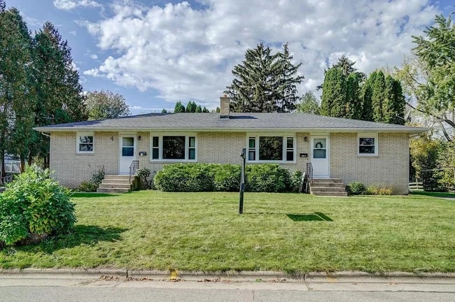 Building Photo - 5215 Wallace Ave
